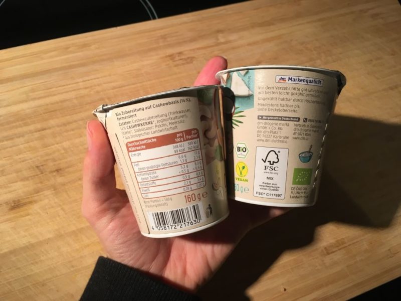 Der Joghurt ist durch Hocherhitzung haltbar gemacht.